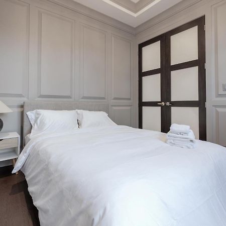 Luxurious Private Rooms In 列治文 外观 照片