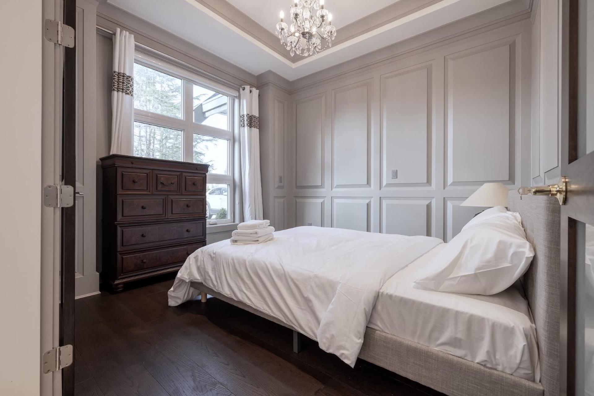 Luxurious Private Rooms In 列治文 外观 照片