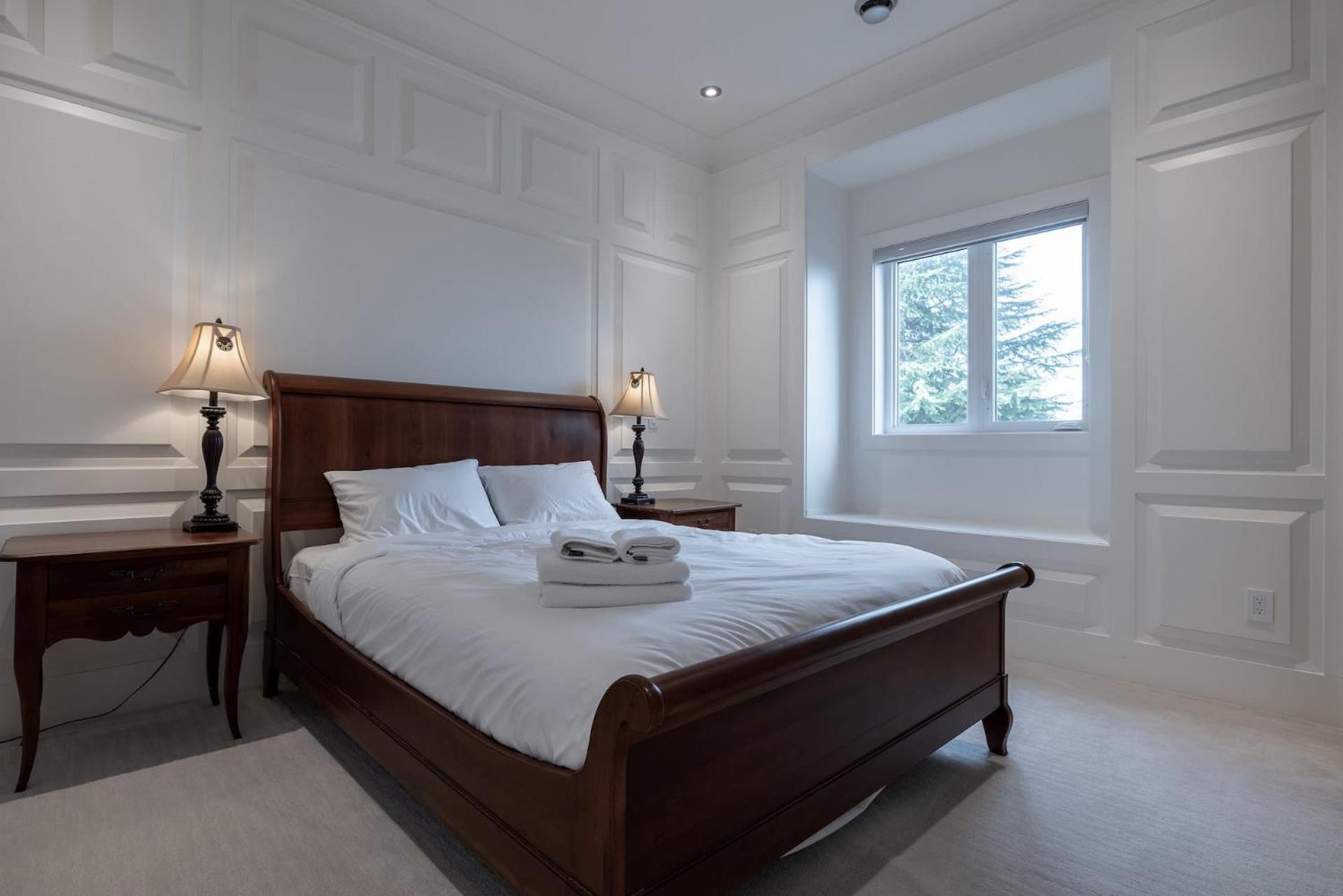 Luxurious Private Rooms In 列治文 外观 照片
